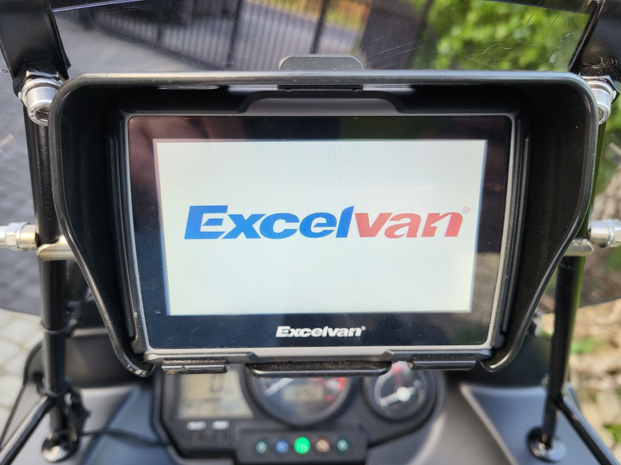 Nawigacja motocyklowa Excelvan, Navitel, Smart
