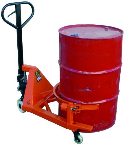 Porta-paletes para transporte de bidões de chapa até 365 kg Ø Max 585m