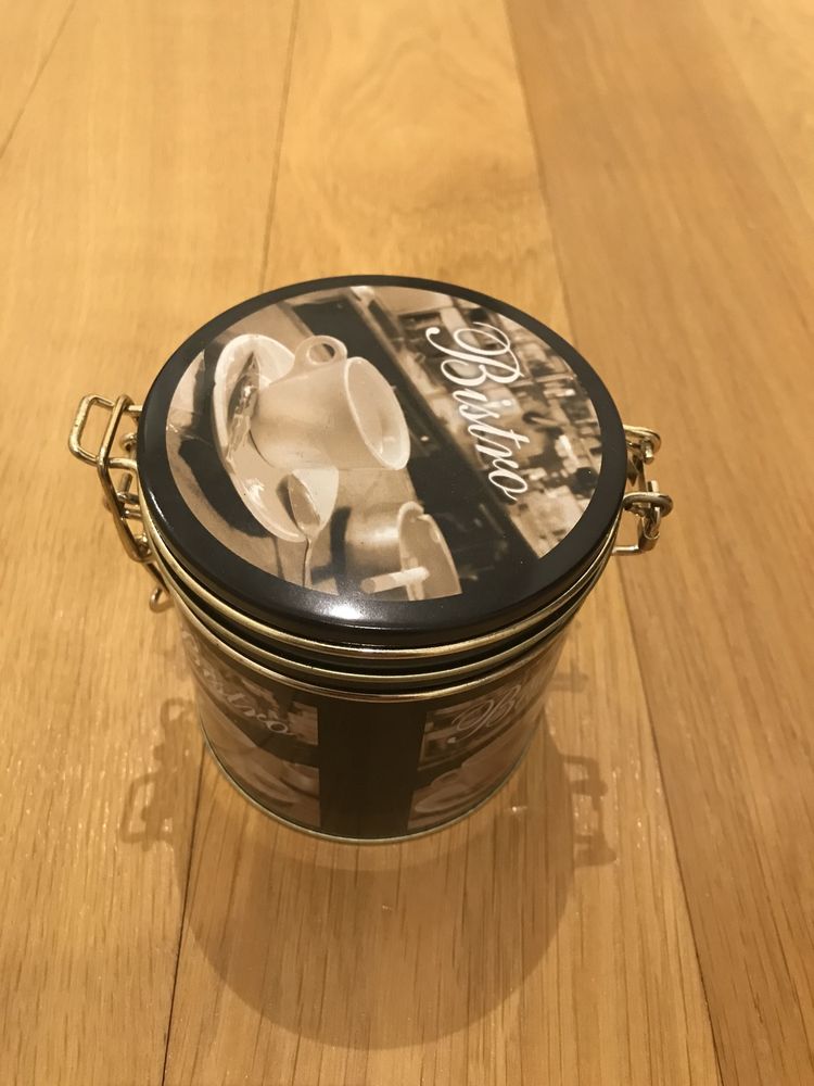 Puszka szczelnie zamykana
