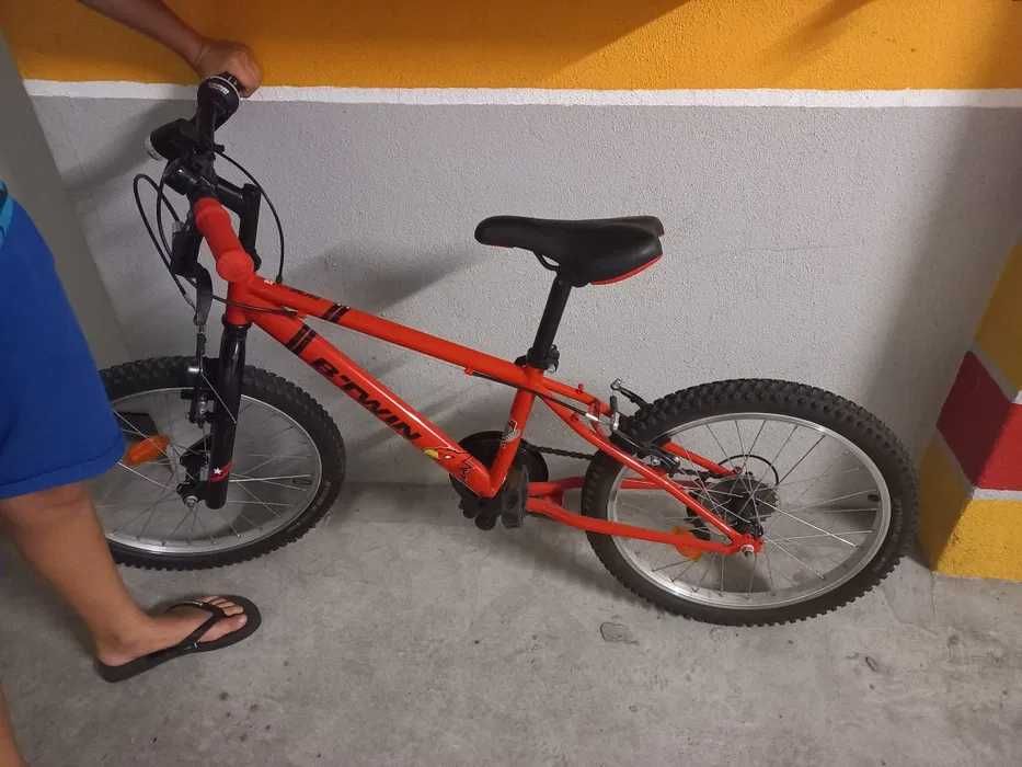 Bicicleta btwin de criança