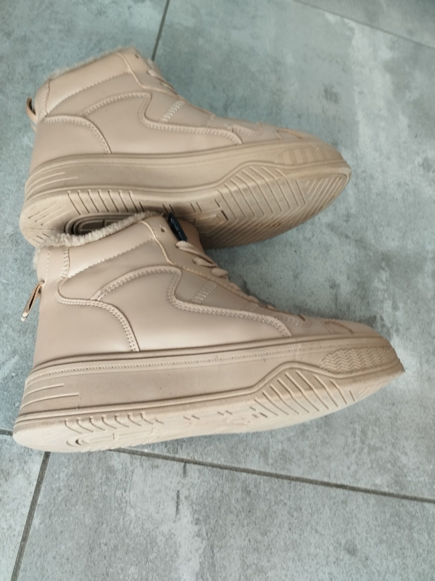 Buty ciepłe Sinsay r.38 wkł.23