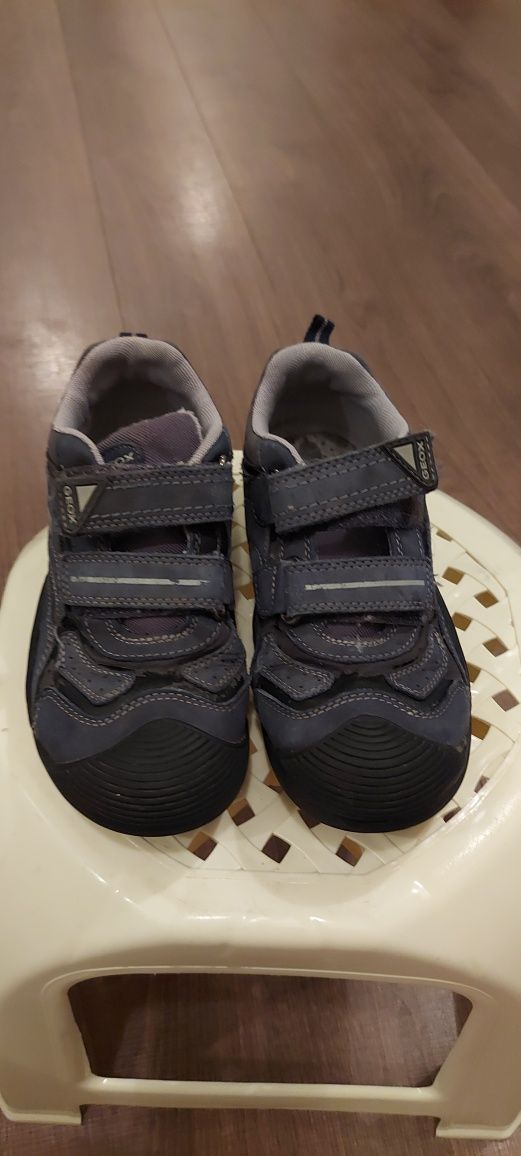 Детские кросовки  GEOX 34 размер. По стельке 21.5.