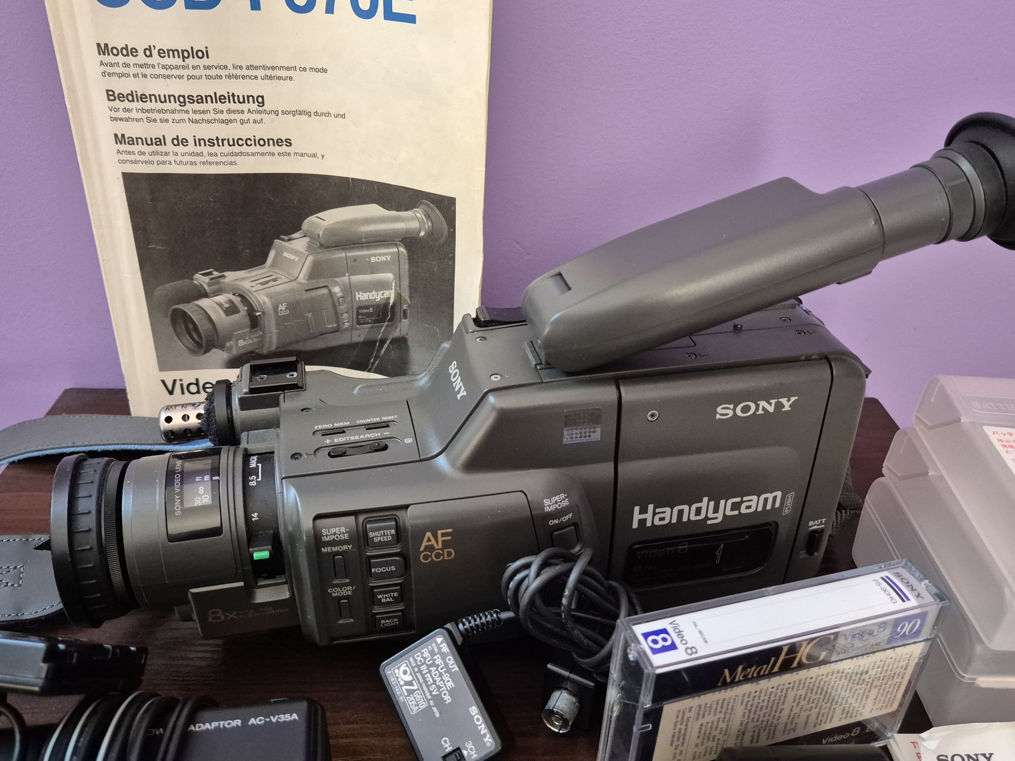 Kamera Sony CCD-F370E Video 8. 3 baterie, zasilacz.