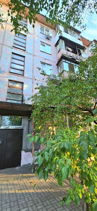 Продам 2к.кв по вул. Перемоги ( поруч Казак Палац)