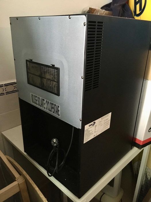 Garrafeira Saivod para 24 garrafas