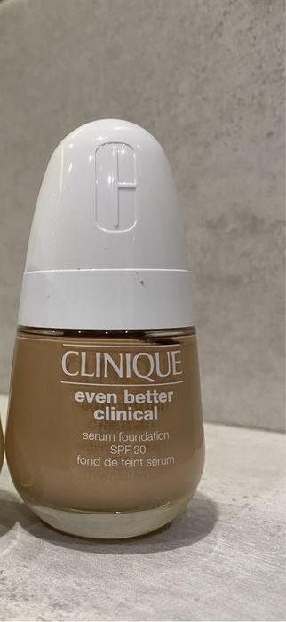 Тональний крем Clinuque even brtter