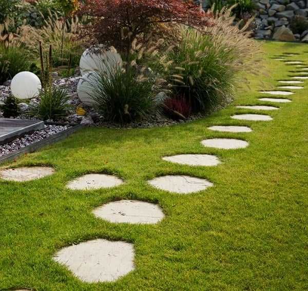 Kamienie ogrodowe / płyty na ścieżkę – 10 zł/szt.