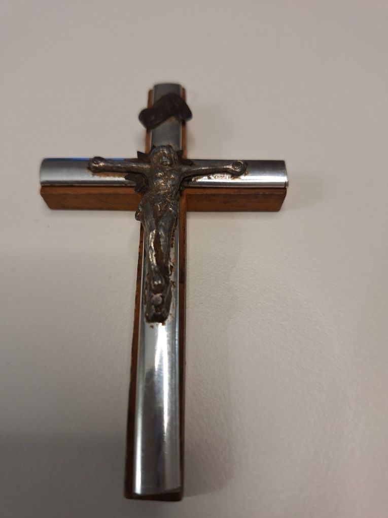 Stary krzyż drewniano- metalowy Inri