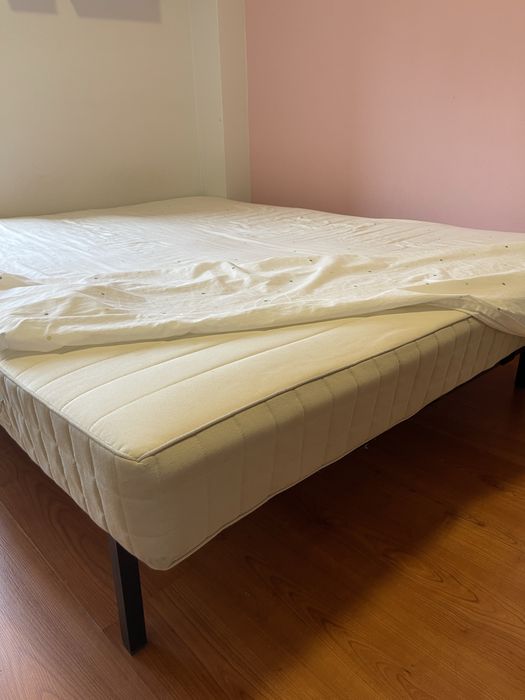 Cama e colchao ikea