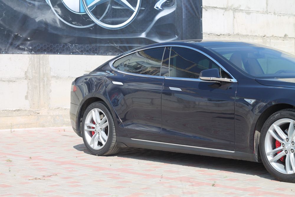 Tesla S Перфоманс P85
