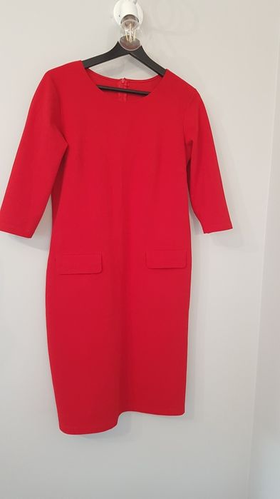 Sukienka czerwona midi do kolan