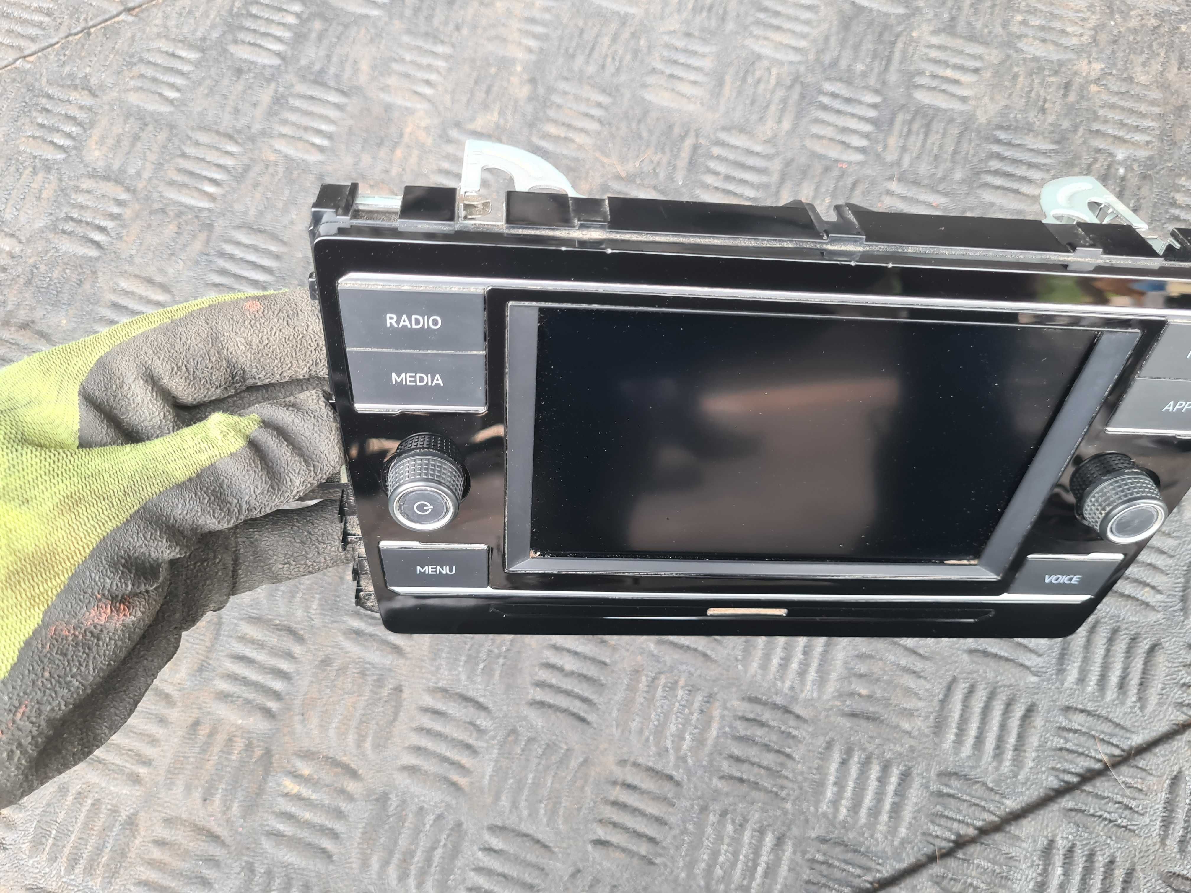 VW Transporter T6.1 19r radio bluetooth nawigacja ekran L62VW2