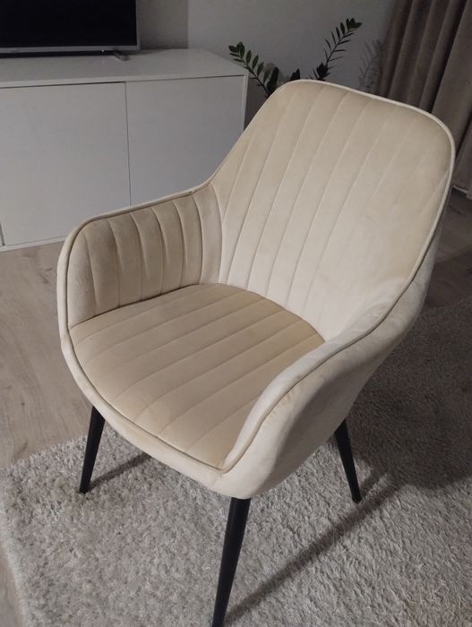 Krzesła kubełkowe 4 sztuki