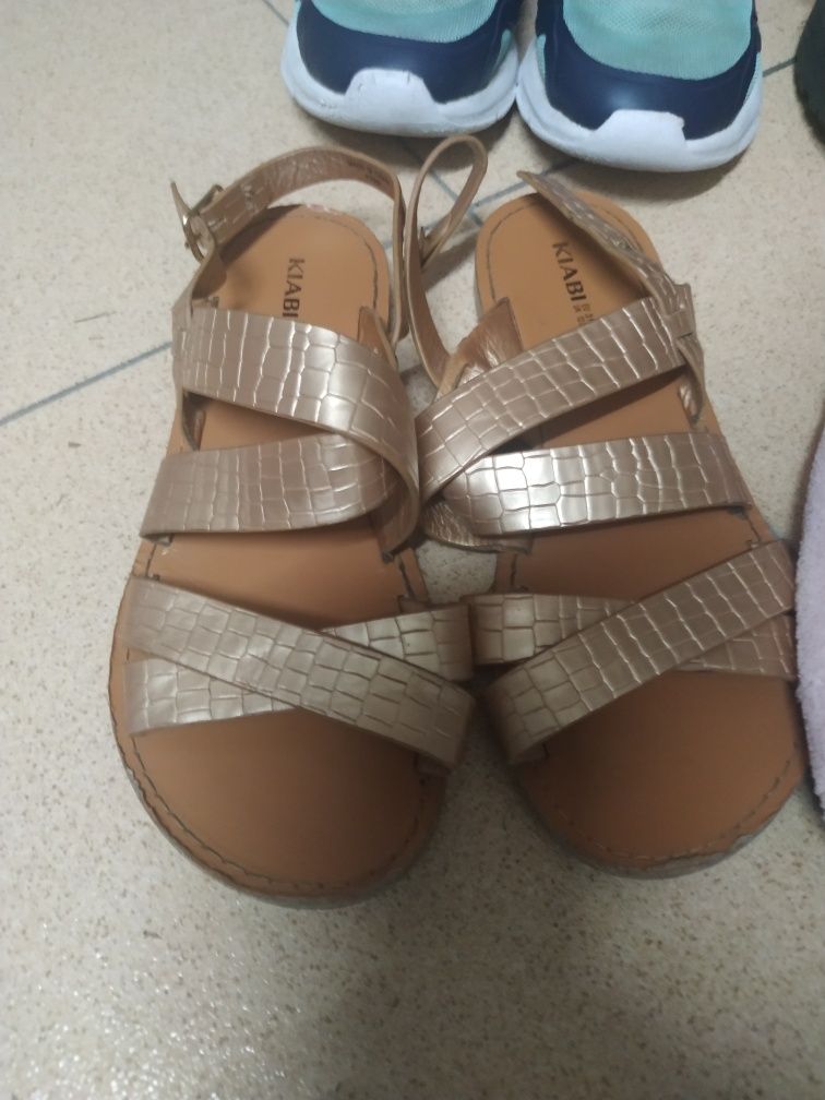 Conjunto de calçado para criança