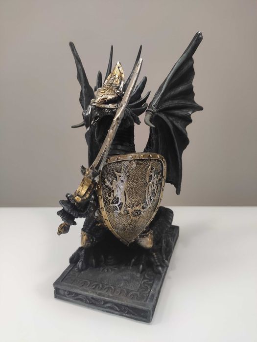 Smok Rzeźba Figura Fantastyka