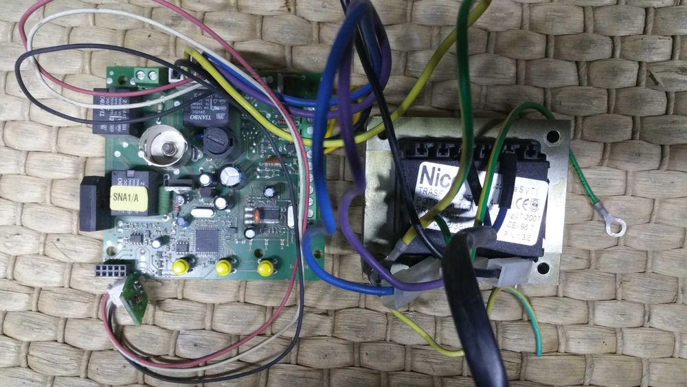 sterownik do bramy garażowej NICE     SNA1 A