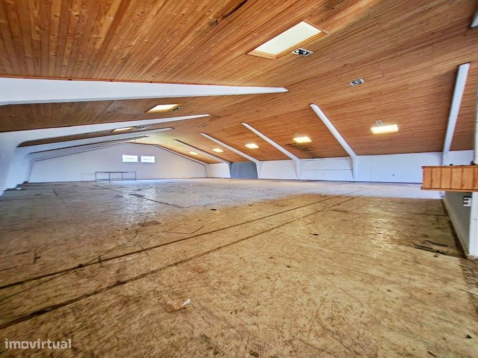 Armazém 1200m2 em Maceda, Ovar