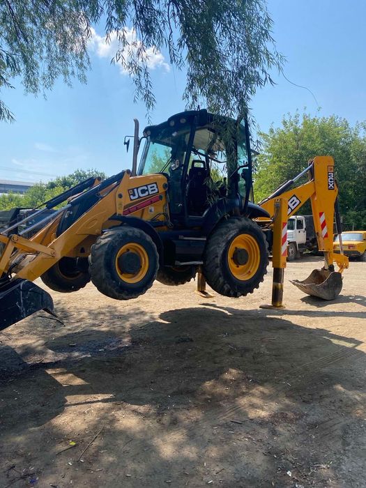 Послуги екскаватора навантажувача трактора