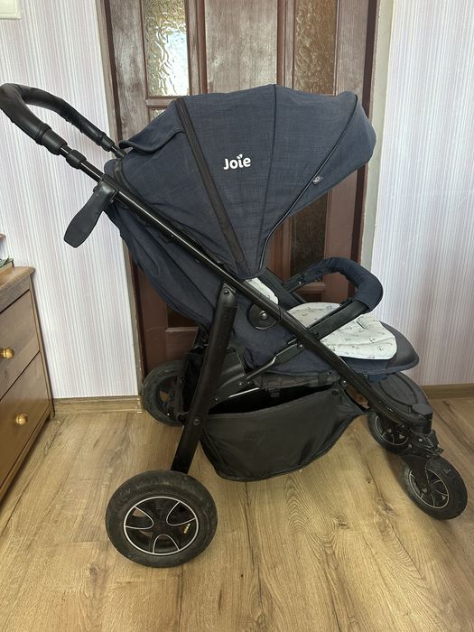 Прогулянкова коляска Joie