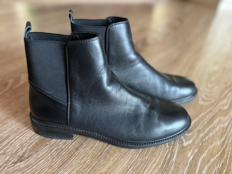 Ботинки жіночі шкіряні в ідеальному стані