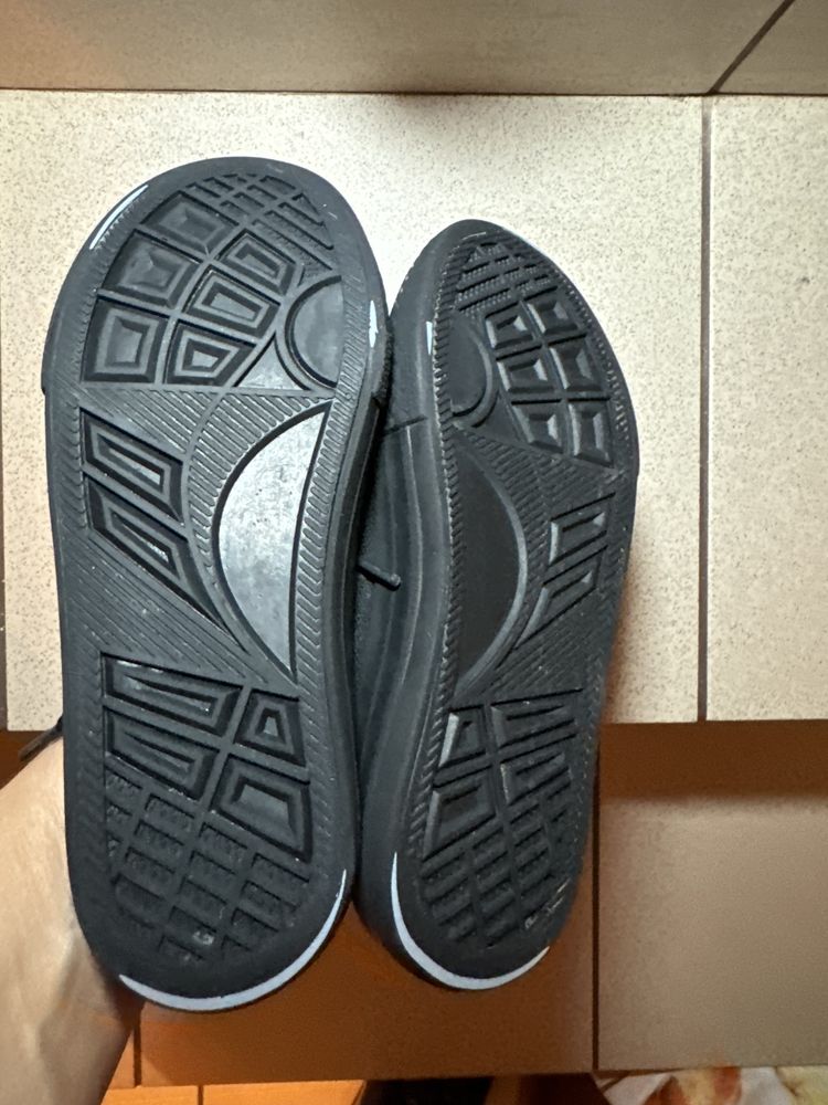 Czarne trampki po kostkę rozm 28