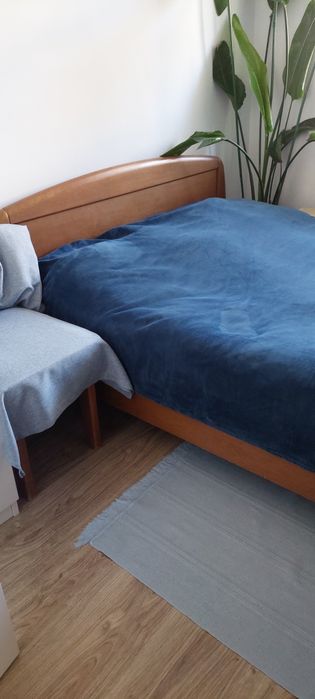 Łóżko z materacem, komoda, lustro, taboret meble ze Swarzędza