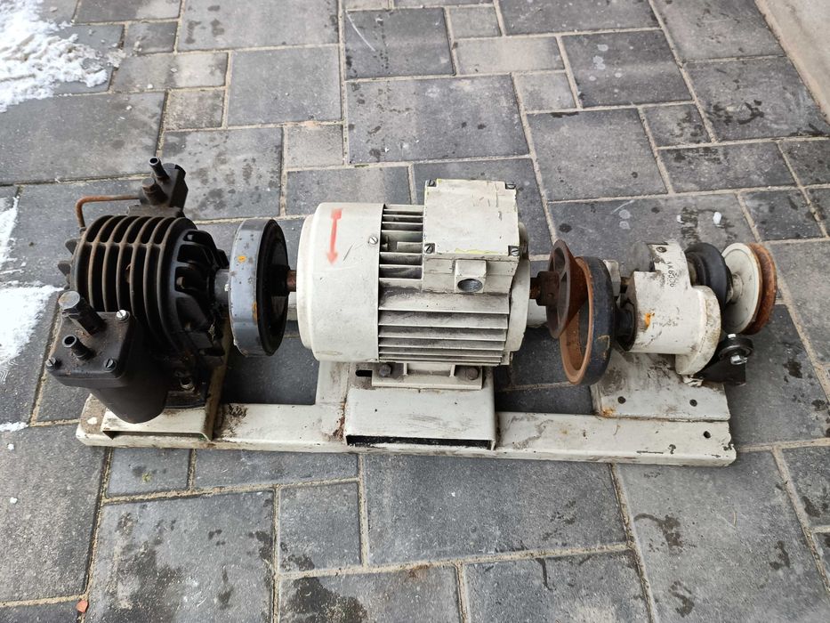 Pompa próżniowa,  napęd variator Adast Romayor..
