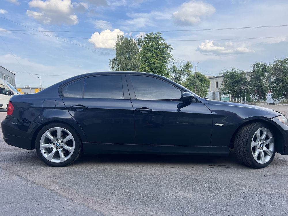 Продам BMW e90 3.0 газ-бензин