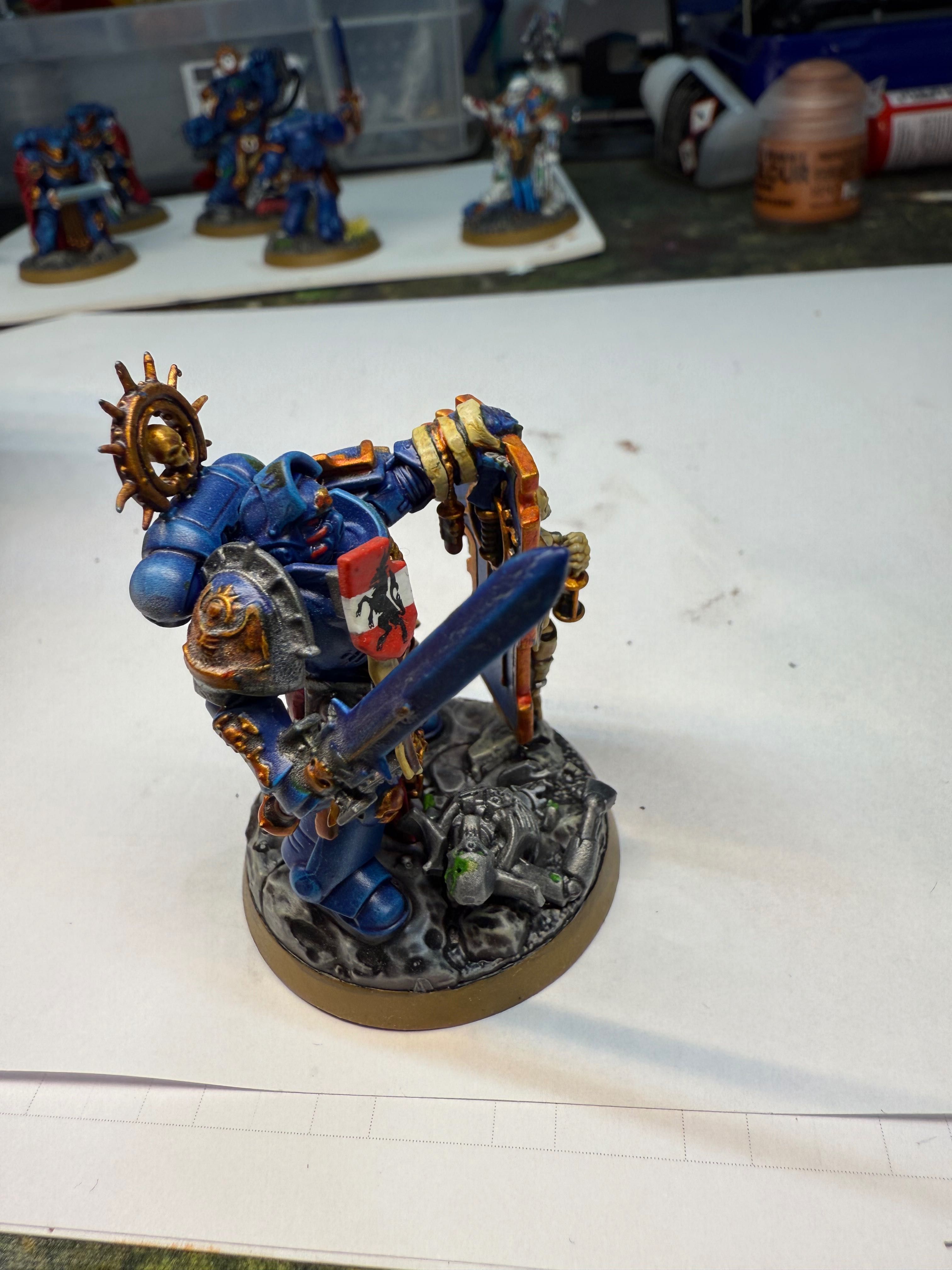 Space Marine Captain with relic shield Warhammer 40k