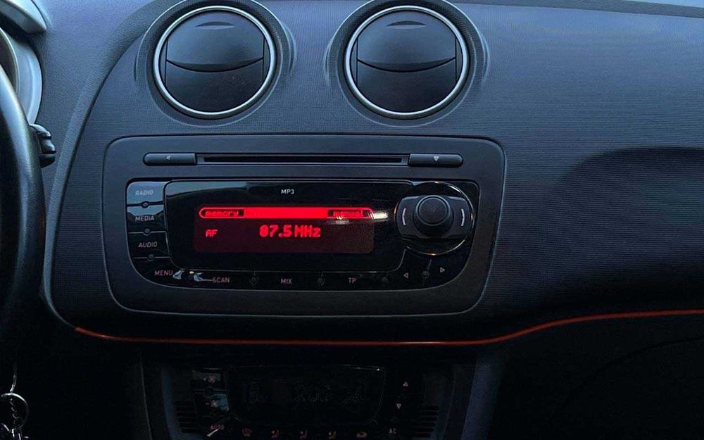 Seat Ibiza 2011 року