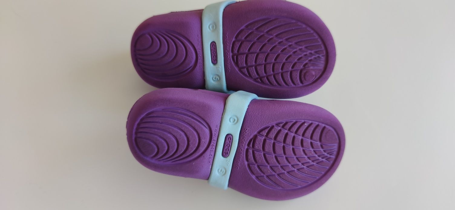 Crocs C5 menina. Like new