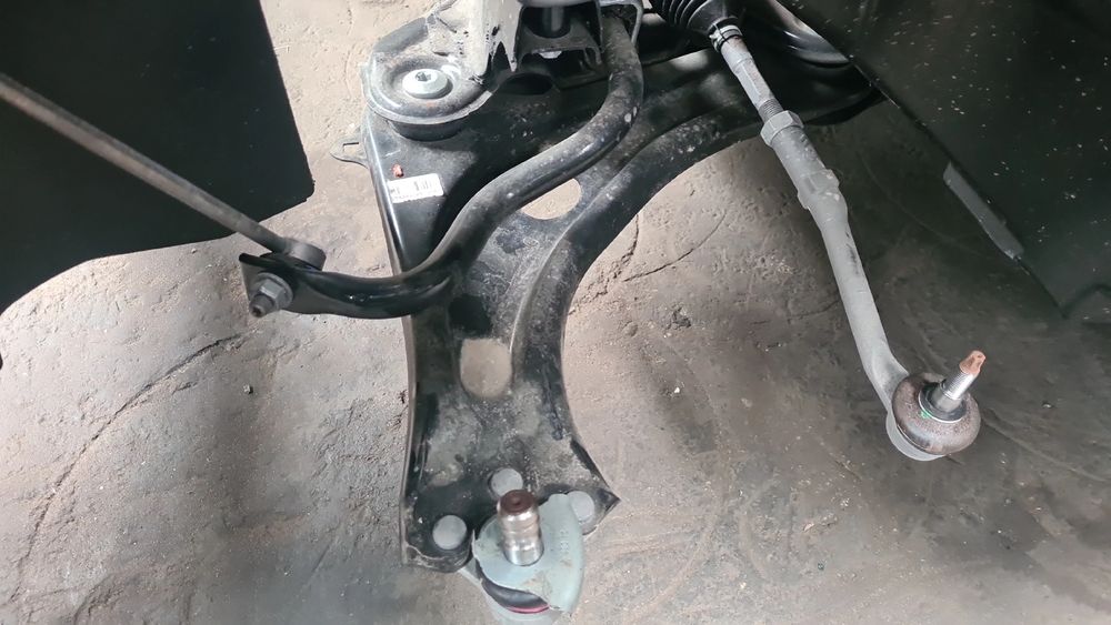 Braço de suspensão frente esquerdo CITROËN C3 III (SX)