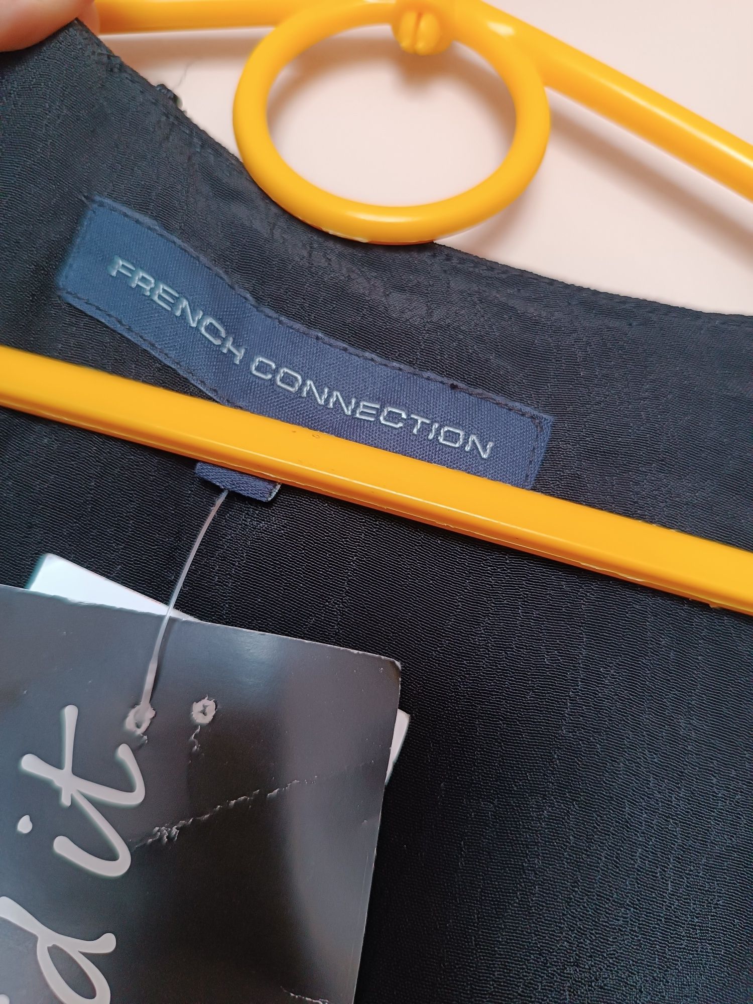 Czarna sukienka French connection
