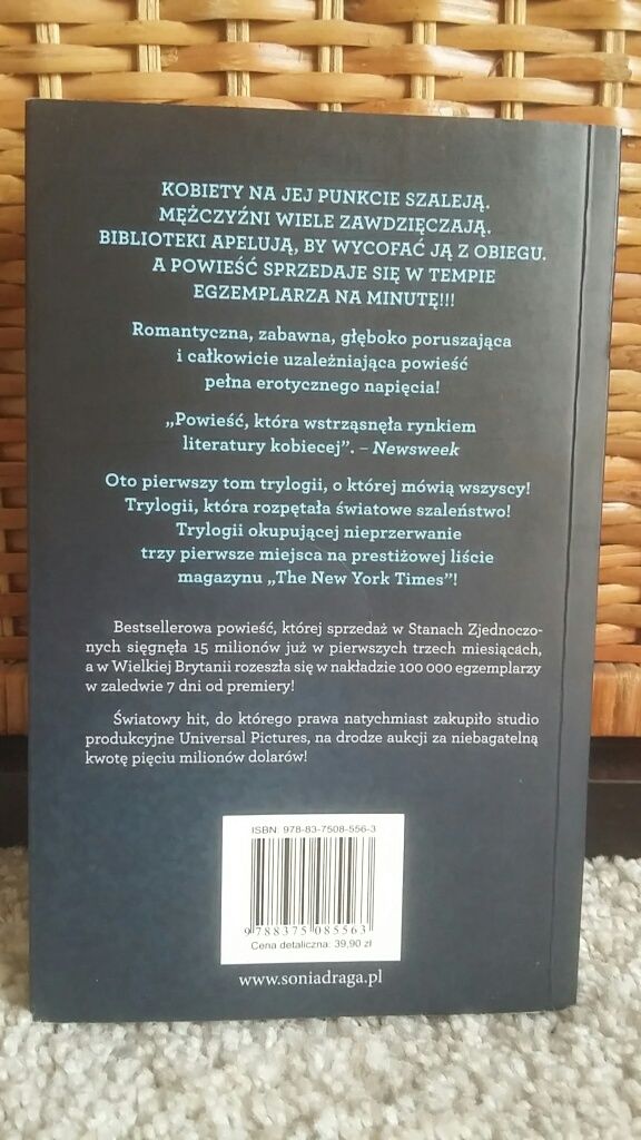 Książka "Pięćdziesiąt twarzy Greya " E. L. James