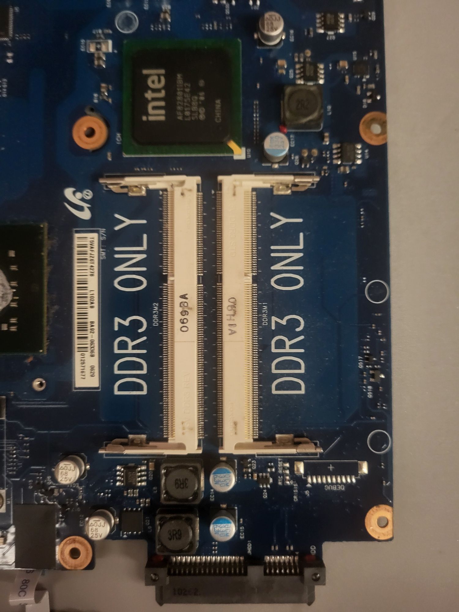 Sprzedam tylną klapę Matrycy do Laptopa Samsung R530