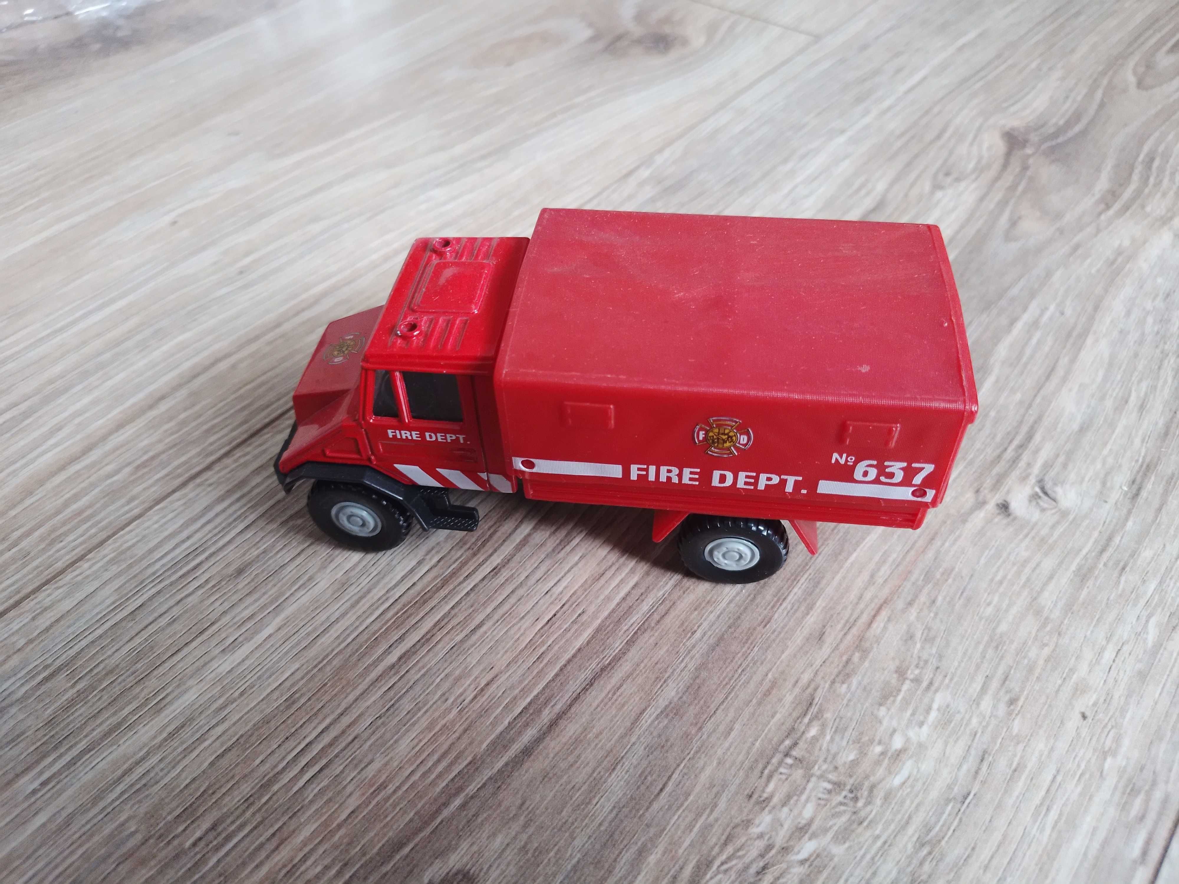 Mercedes Unimog, straż pożarna; Welly 1:43