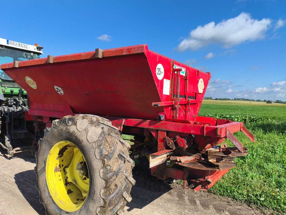 rozsiewacz do wapna Bredal szeroka taśma, piaskarka