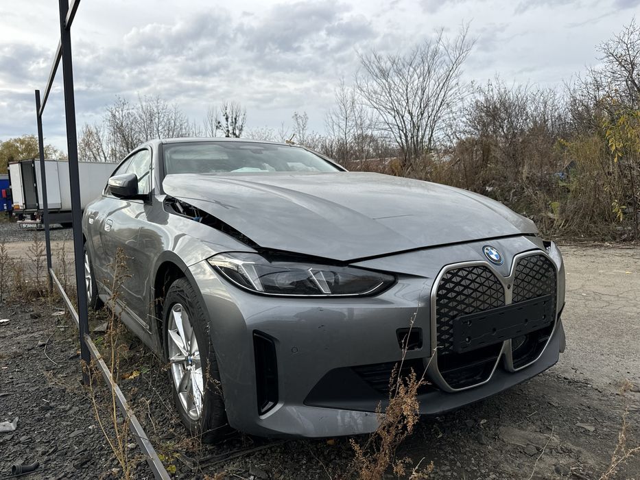 BMW i4 eDrive35 2025 року після ДТП