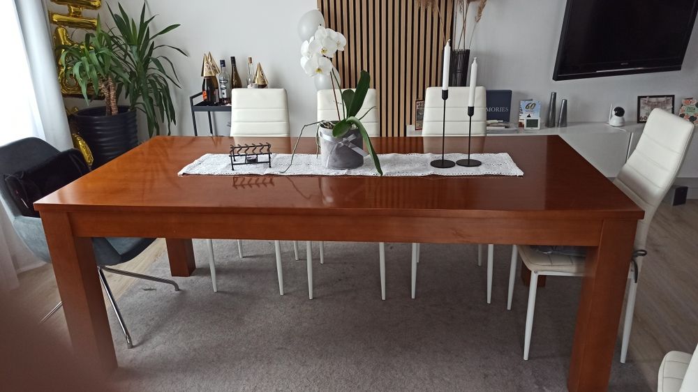 Zamienię lub sprzedam duży stół  bukowy