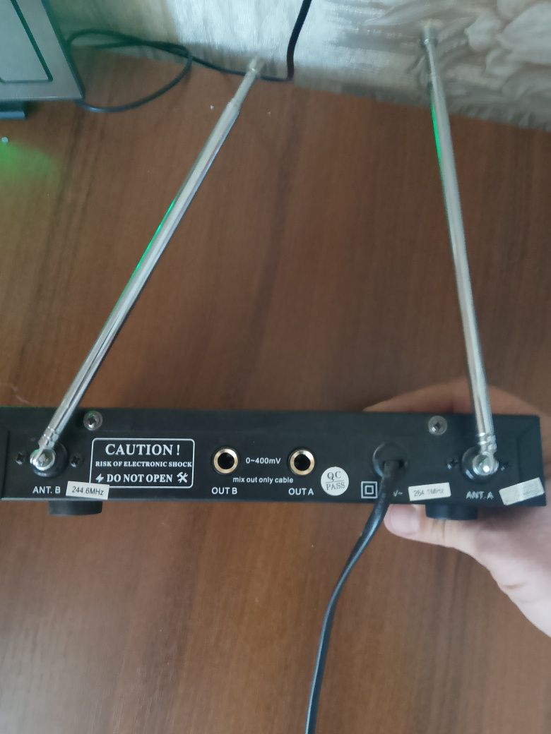 Радиосистема Behringer wm 501r