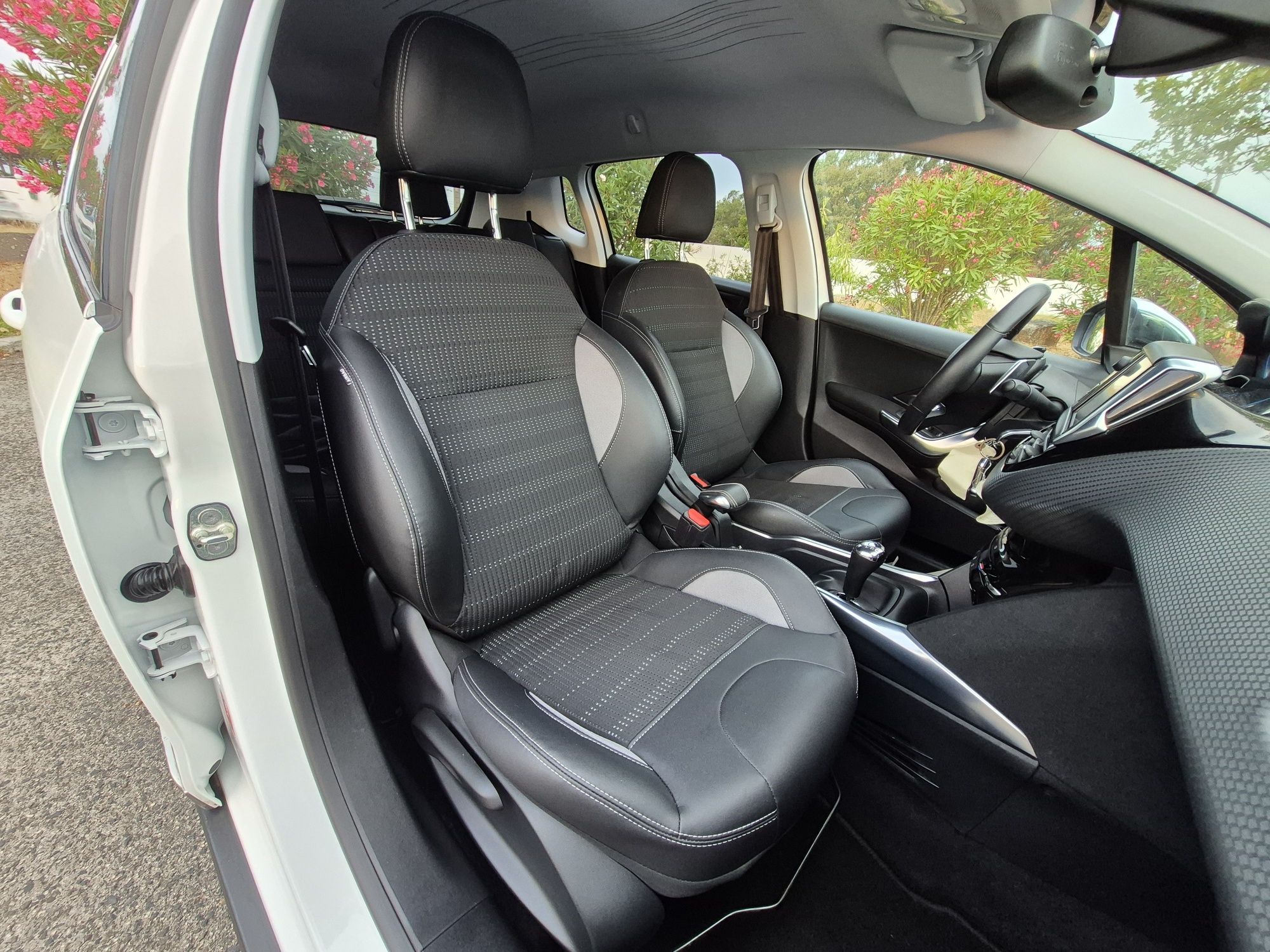 Peugeot 2008 - AUTOMÁTICO - 50.000KM | GARANTIA | ALLURE