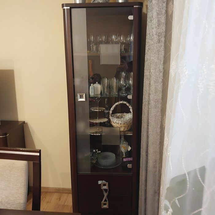 Zestaw brązowych mebli