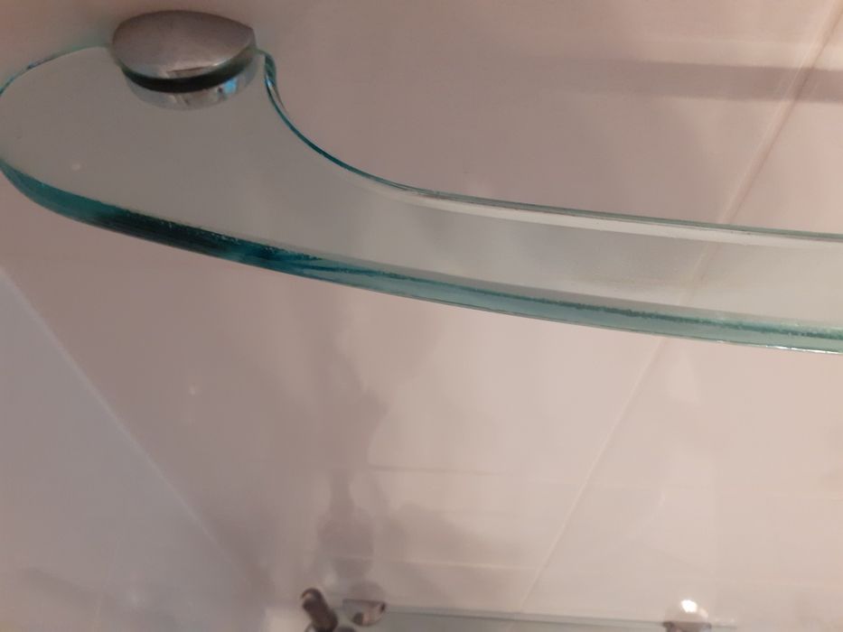 Komplet szklanych wieszakoów, półek do łazienki.