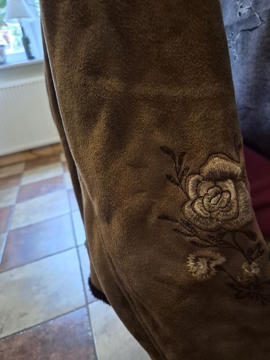 Kożuszek damski brązowy