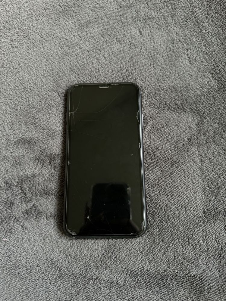 Iphone 11 czarny 128gb