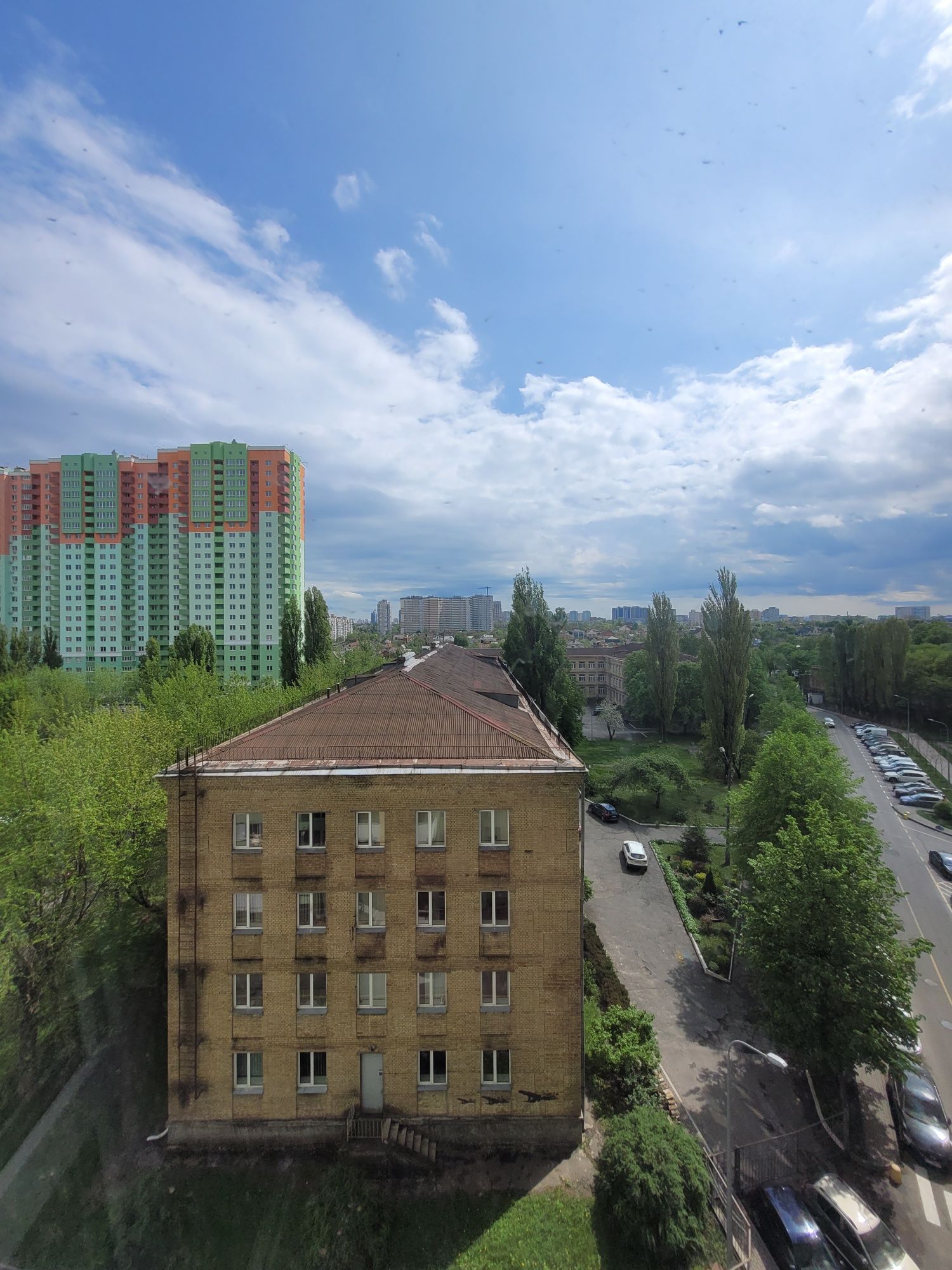 Продажа просторной  квартиры с ремонтом в новом доме (ул. Донца 2-А)