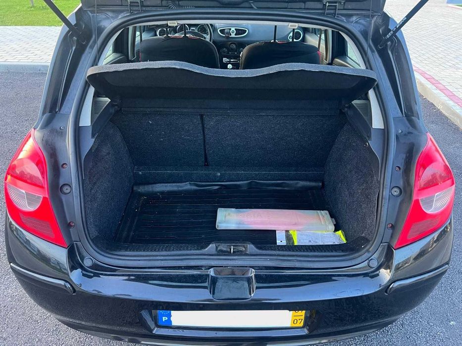 Renault Clio III RipCurl 1.2 16V 75cv (para desocupar)