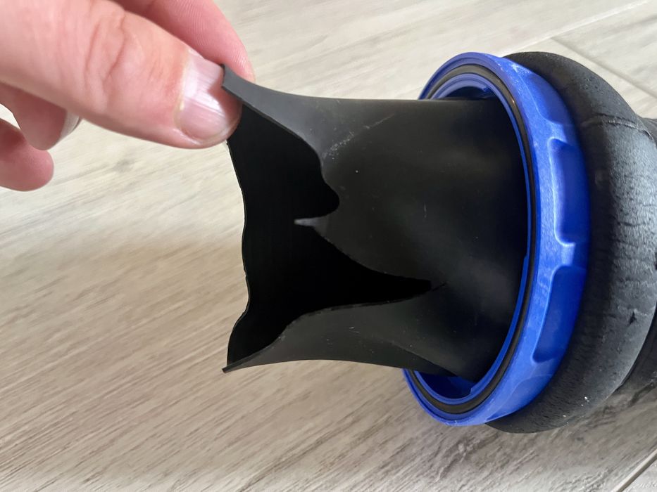 Suchy skafander Scubapro rozmiar XS, but 36/37 + pierścienie VDS