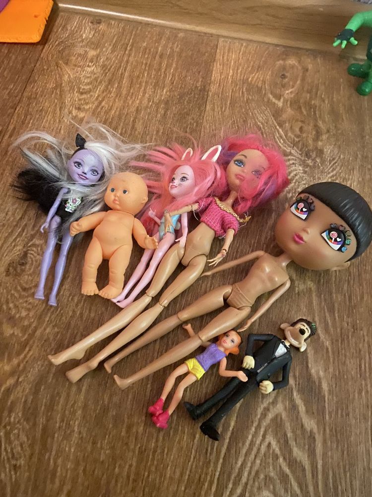 Продам дитячі ляльки.
