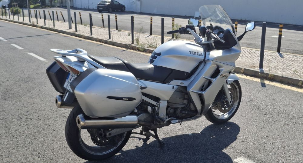 Yamaha FJR 1300 Negociável